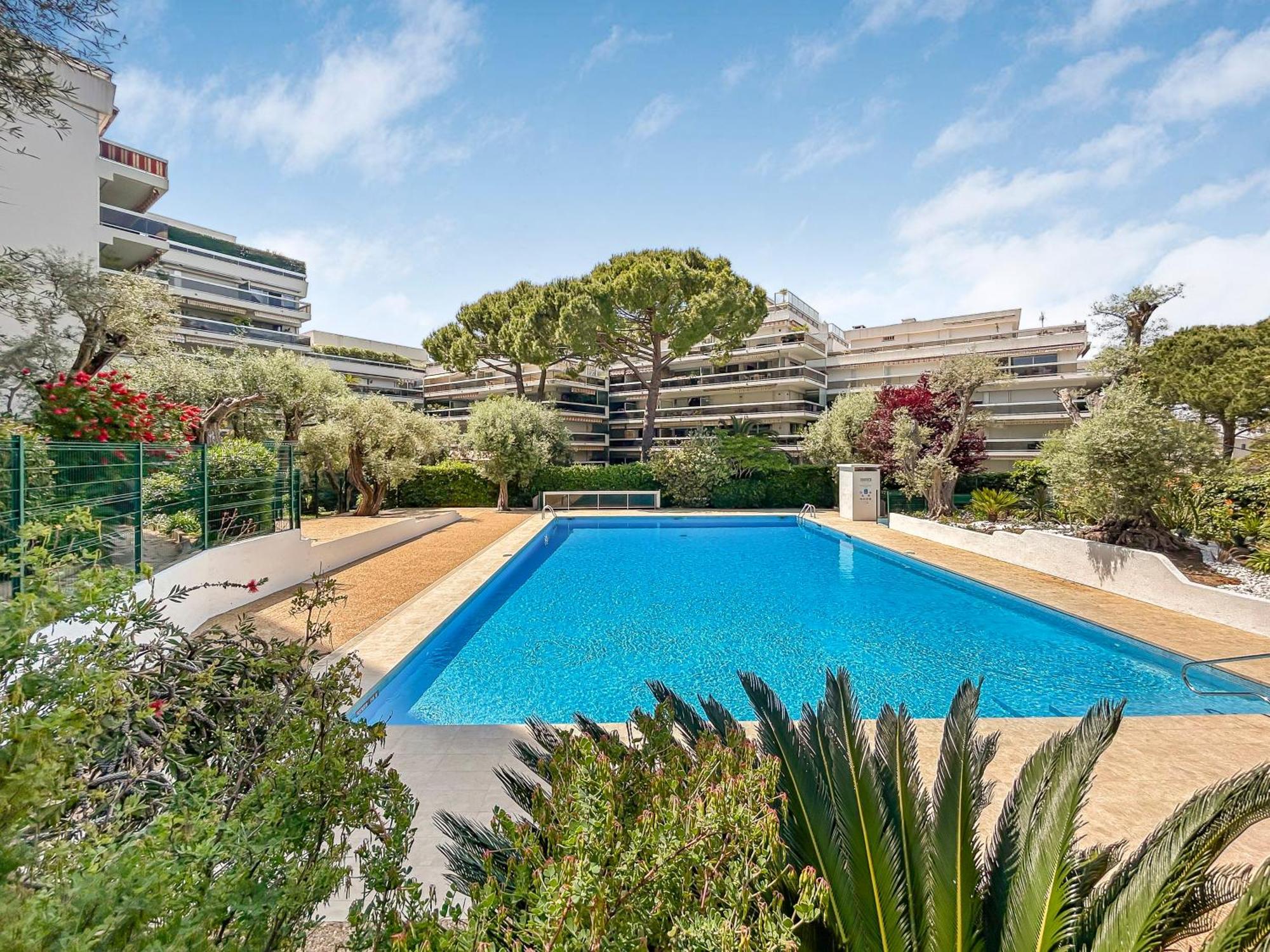 Joli Studio 4Pers Piscine Tout Confort Juan-les-Pins Zewnętrze zdjęcie